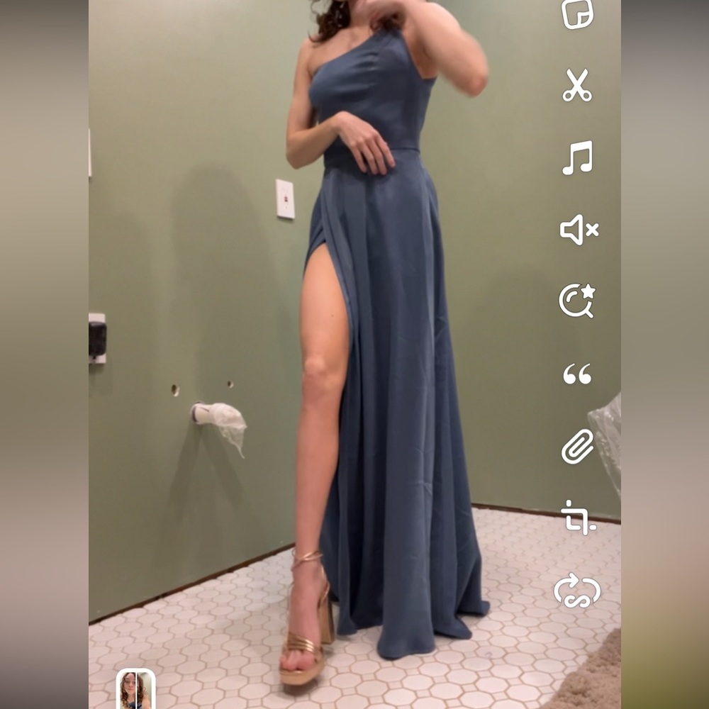 Blue prom/bridesmaid dress